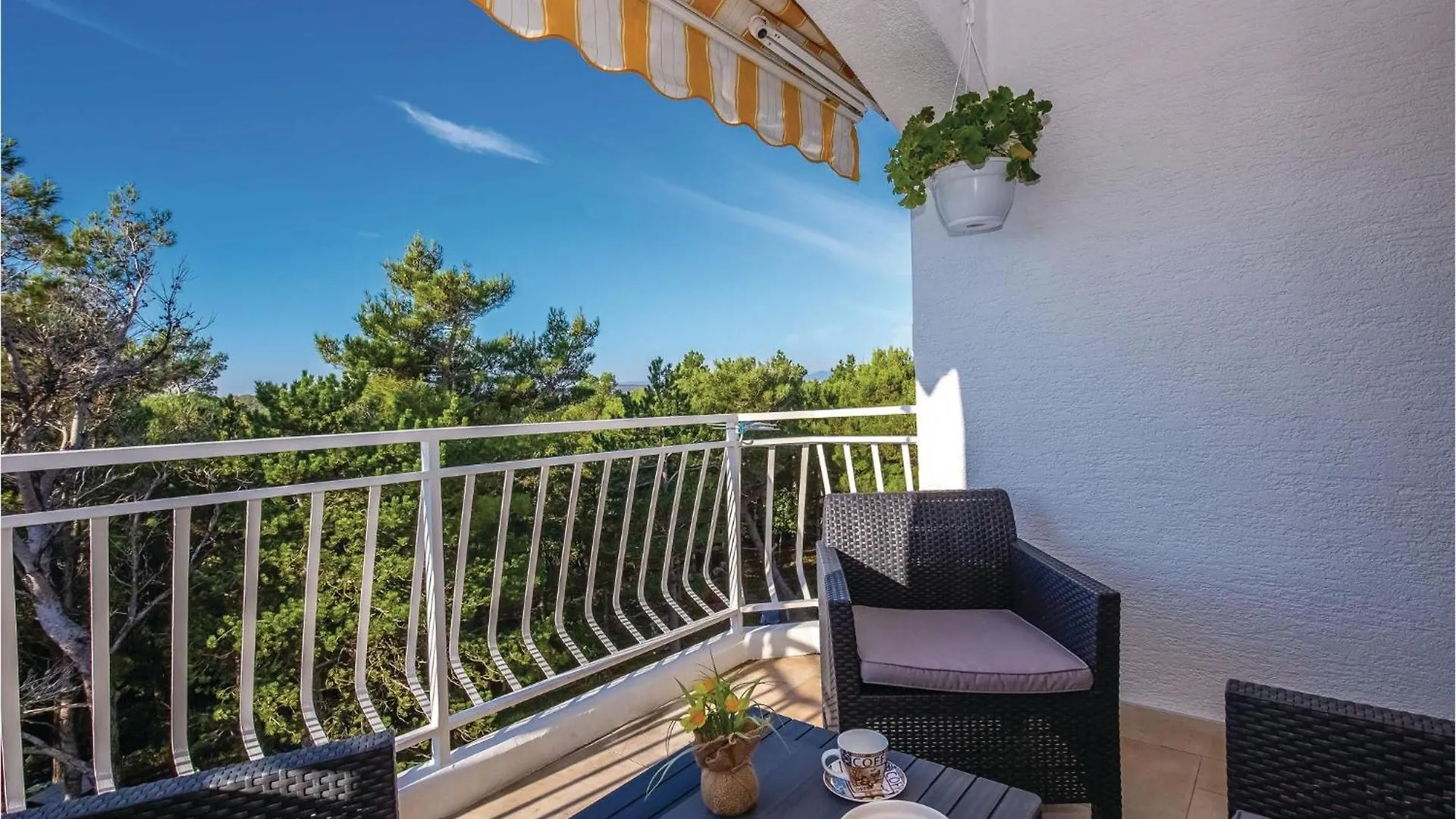1 Bedroom Awesome Apartment In Jadranovo 0*,