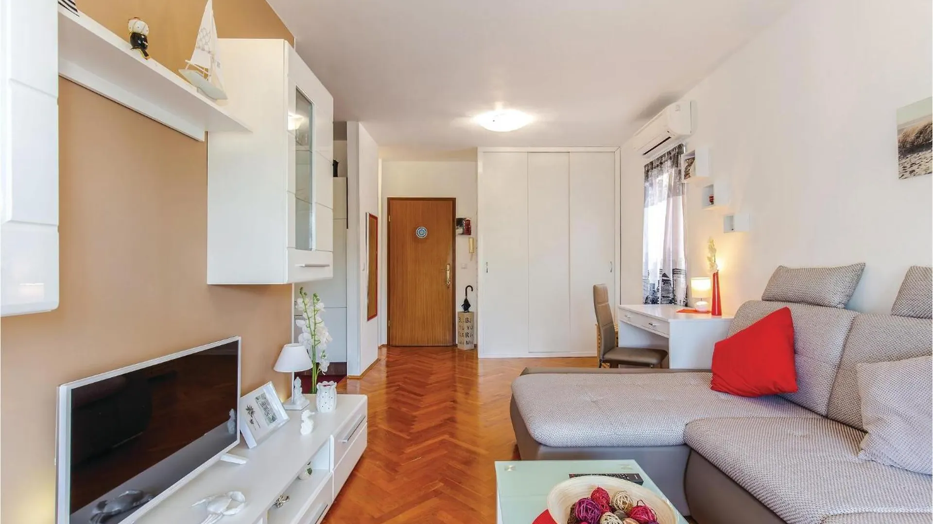 1 Bedroom Awesome Apartment In Jadranovo 0*,  Croatie